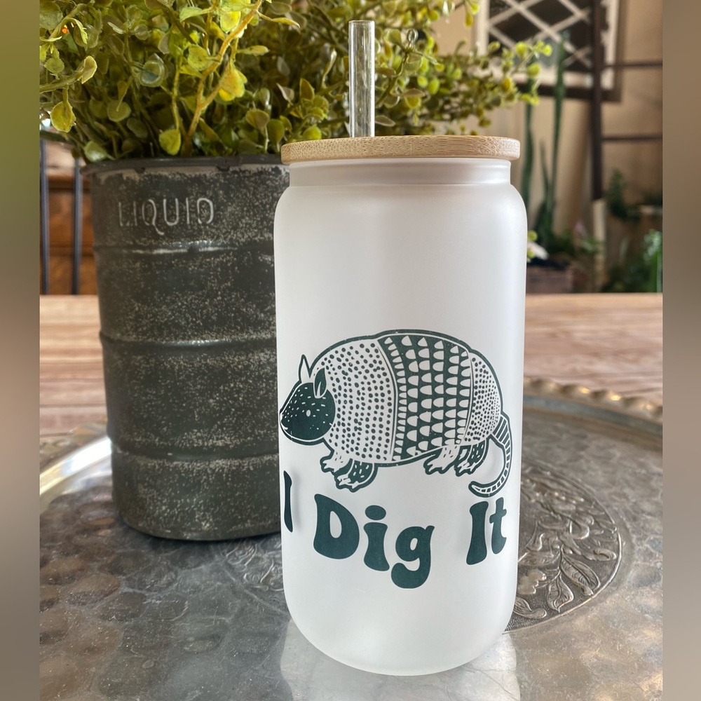 NWT I Dig It Armadillo Glass Tumbler 16oz
